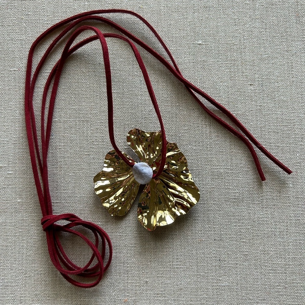 NWOT Red Floral Enamel Choker Necklace - Picture 6 of 6